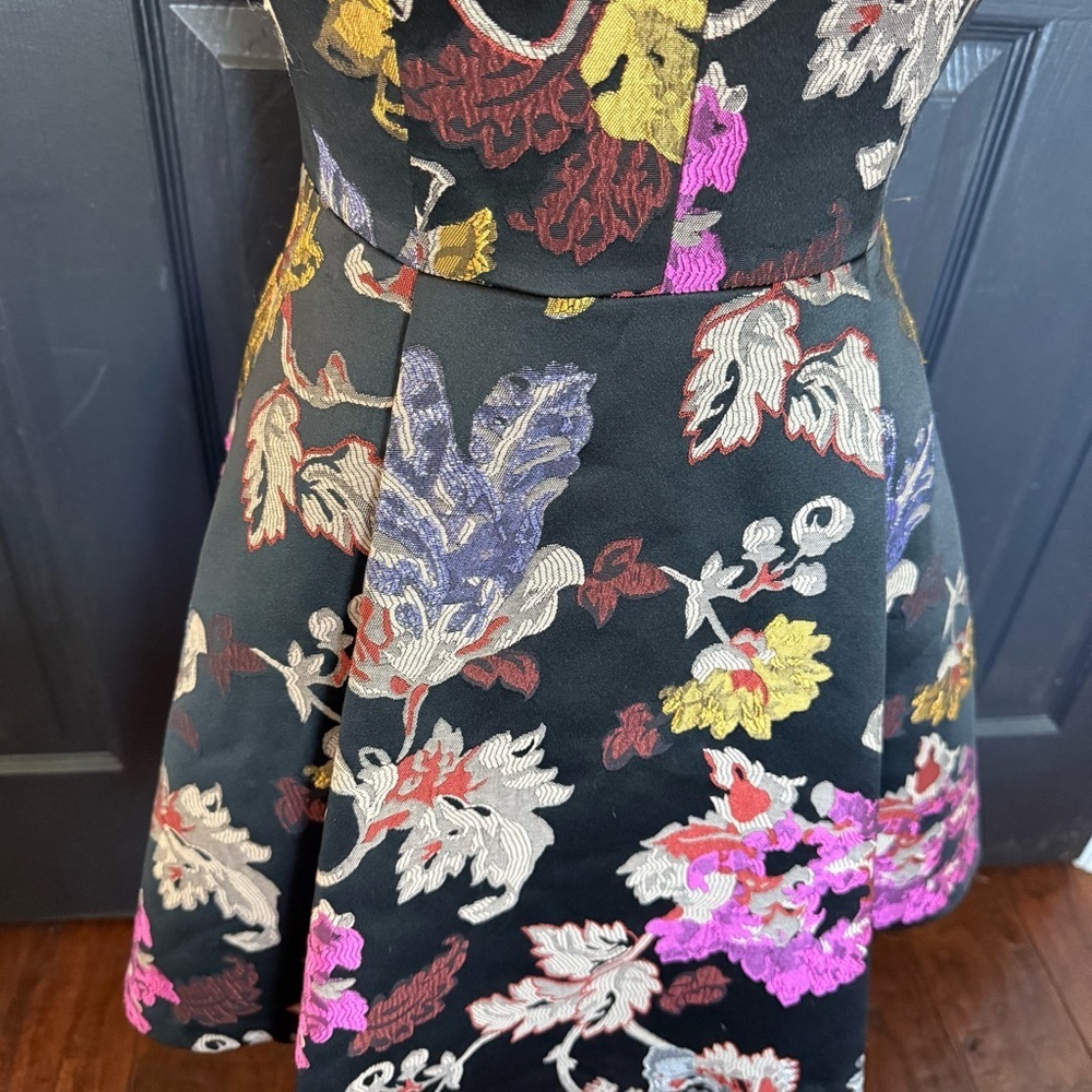 Alice + Olivia Mollie Deep V Box Dress Brocade Floral Jacquard S - Picture 2 of 9